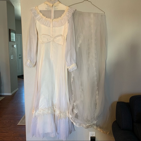 Vintage Wedding Dress w/extra long Lace Tule Cathedral Veil UNION MADE - Picture 11 of 14